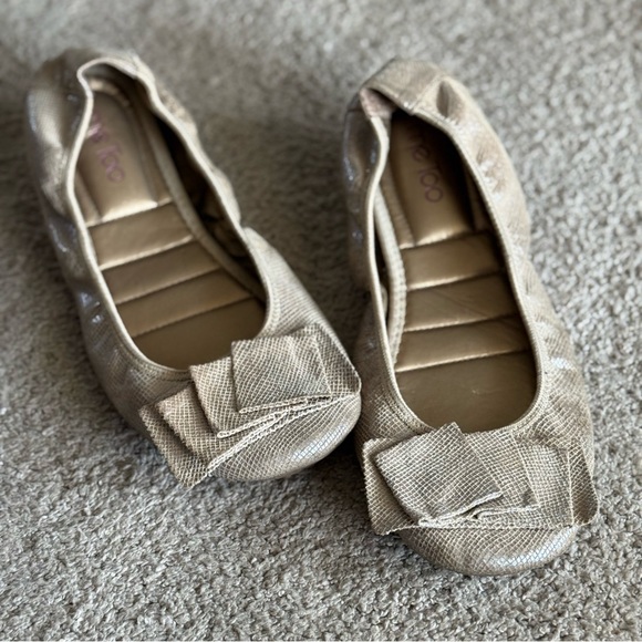 Me Too Beige Bow Flats - Picture 4 of 6